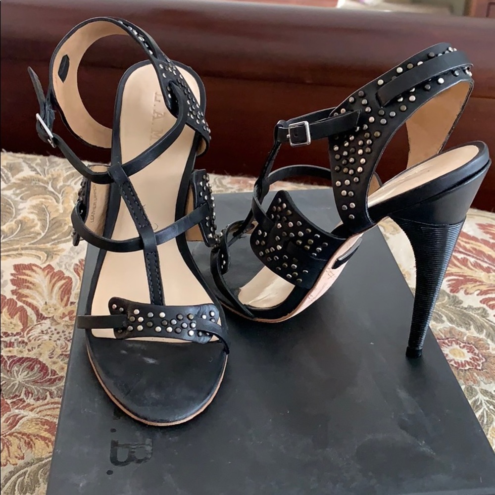 L.A.M.B Blk Nailstud Sandals